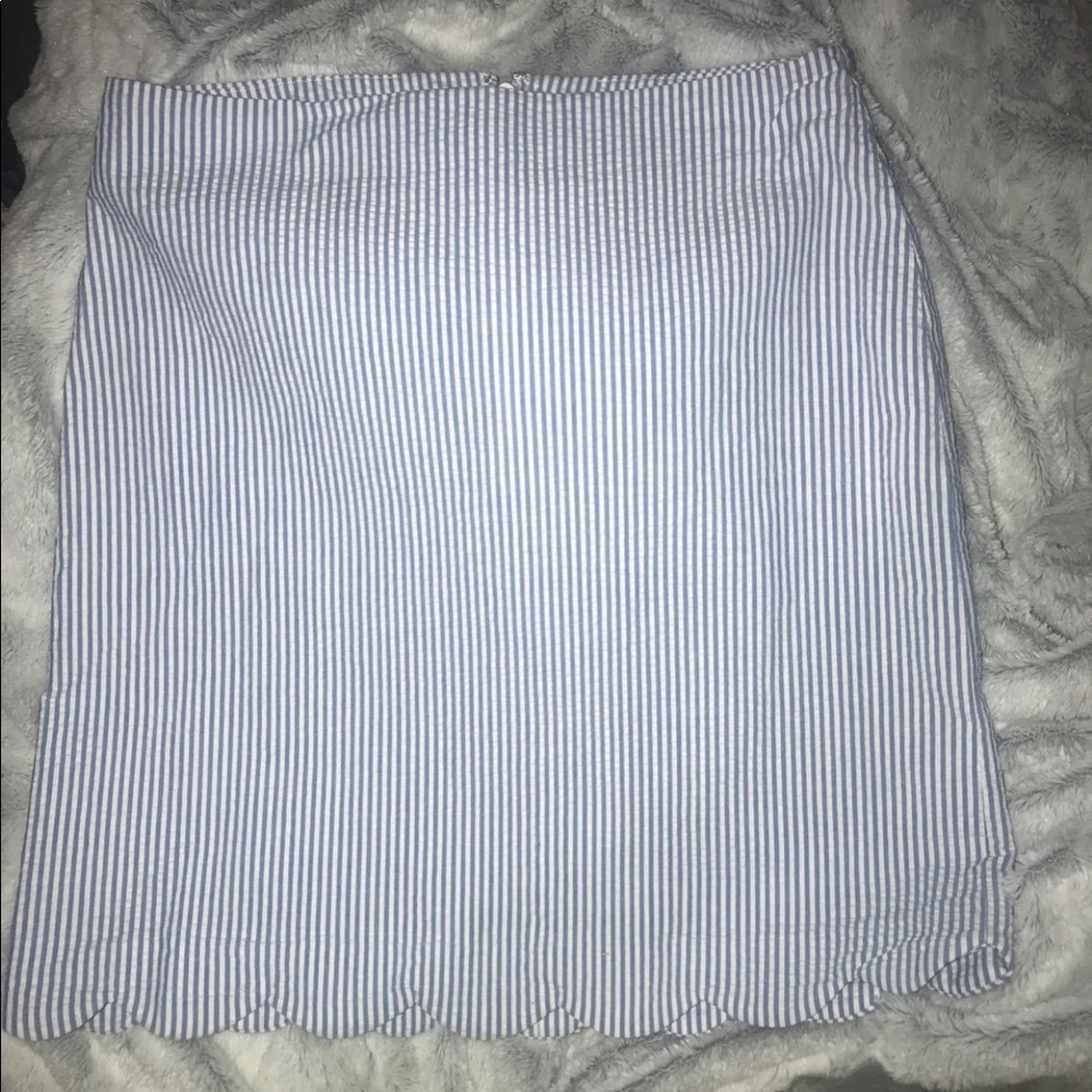 TALBOTS Scallop seersucker skirt